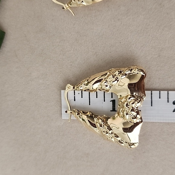 Med Triangle Hoop Earrings Gold Filled - Picture 8 of 9